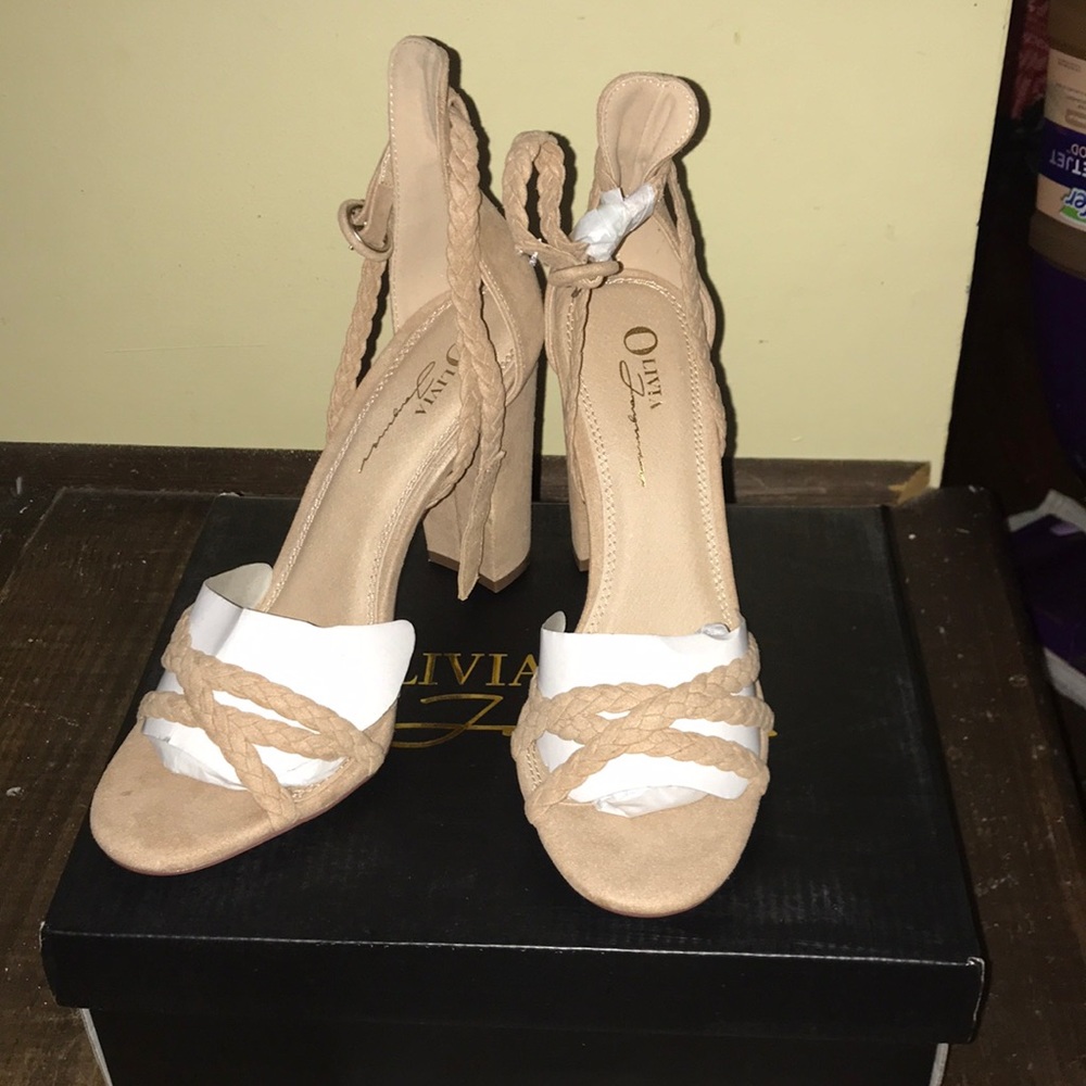 Olivia Jaymes Colette Heel